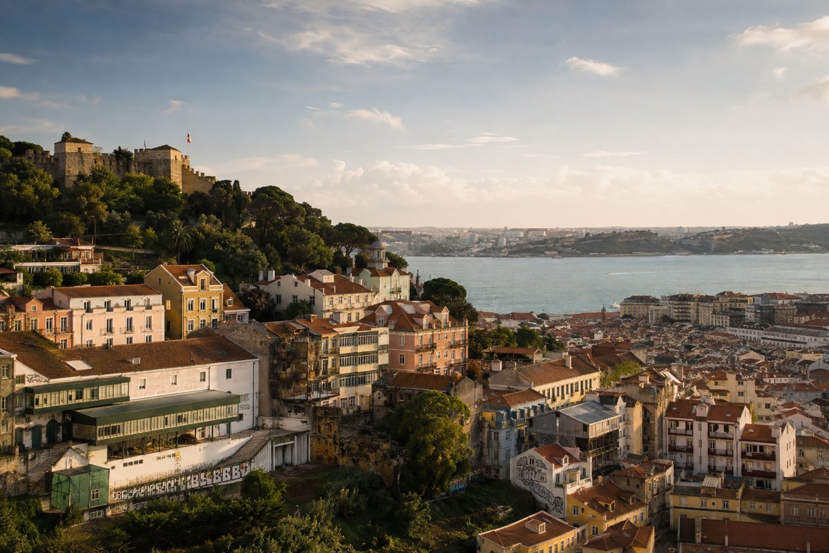 Illustrative skyline and architecture of Lisbon