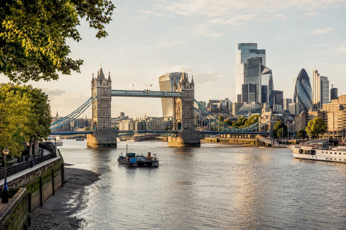 Illustrative skyline and architecture of London