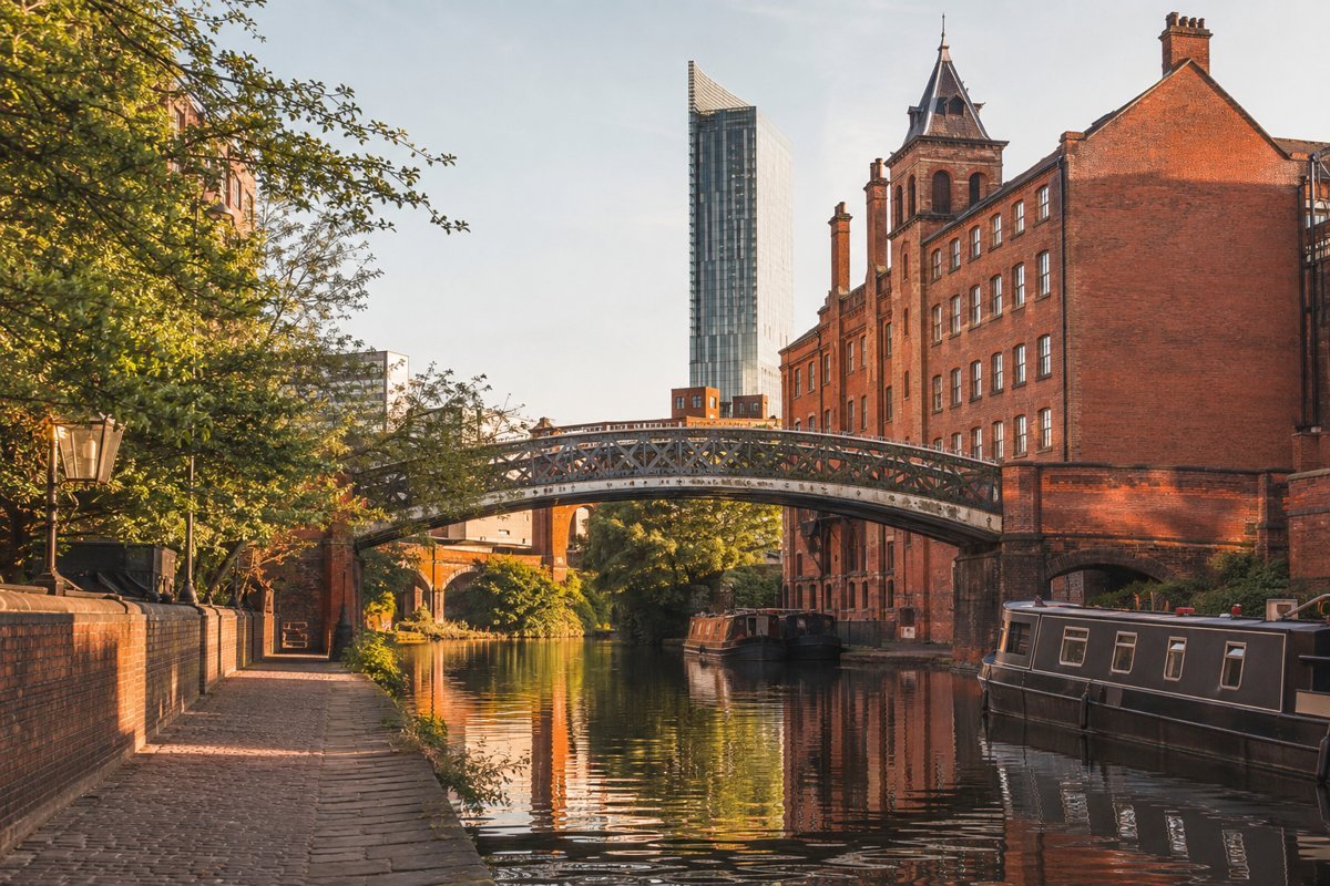 Illustrative skyline and architecture of Manchester