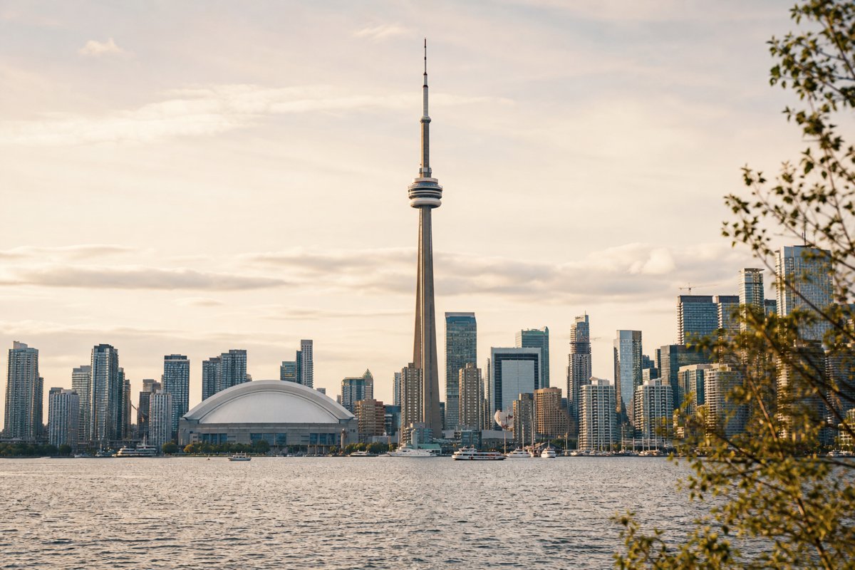 Illustrative skyline and architecture of Toronto